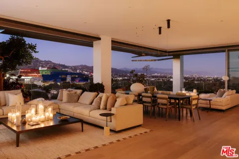 8899 Beverly Boulevard #8B