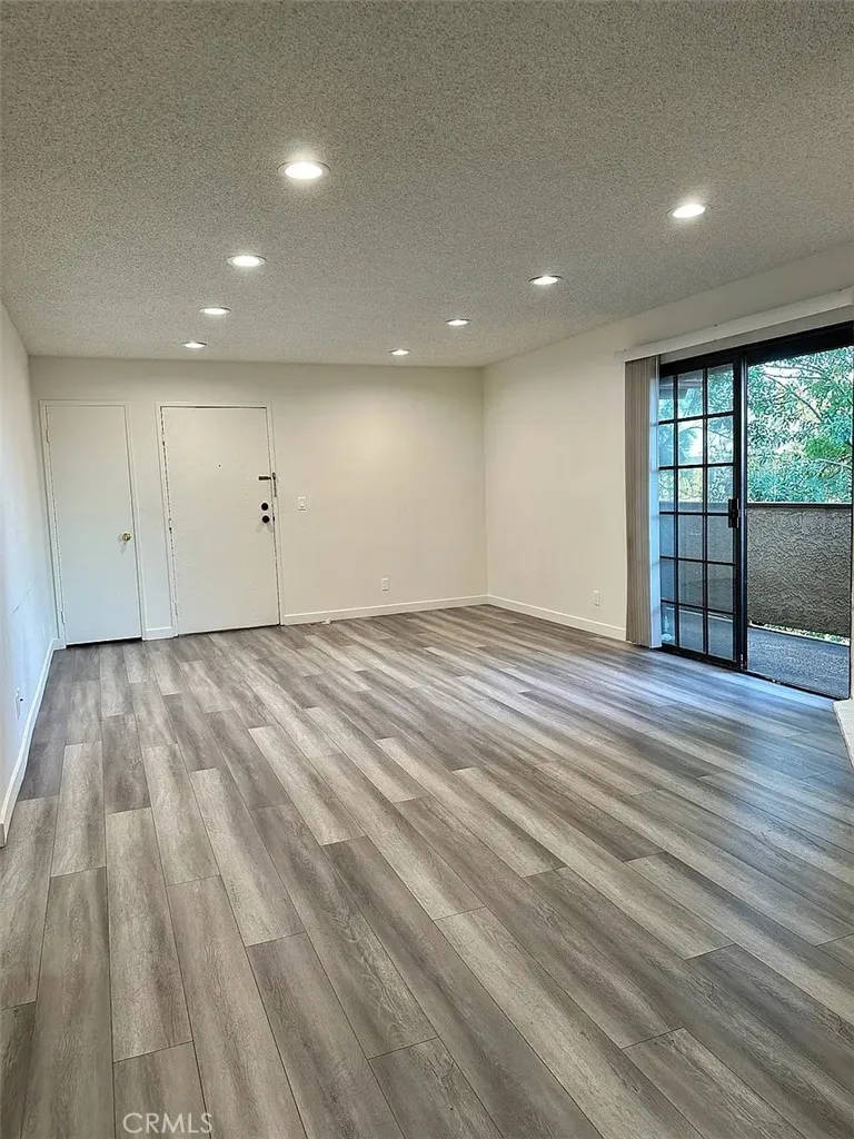 10220 De Soto Avenue #6 Chatsworth, CA 91311