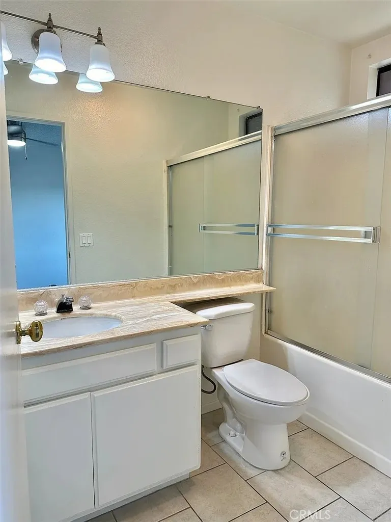 10220 De Soto Avenue #6 Chatsworth, CA 91311