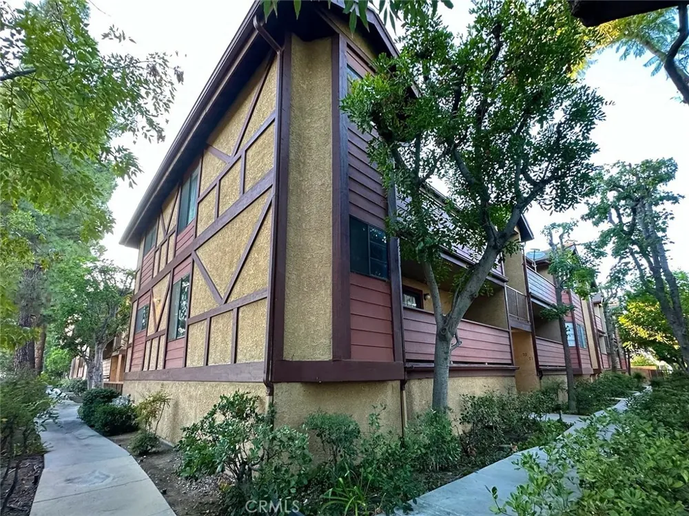 10220 De Soto Avenue #6 Chatsworth, CA 91311