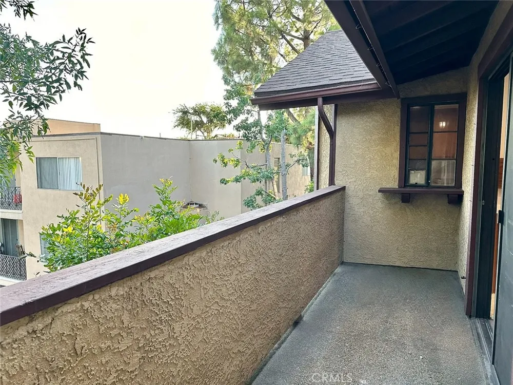 10220 De Soto Avenue #6 Chatsworth, CA 91311