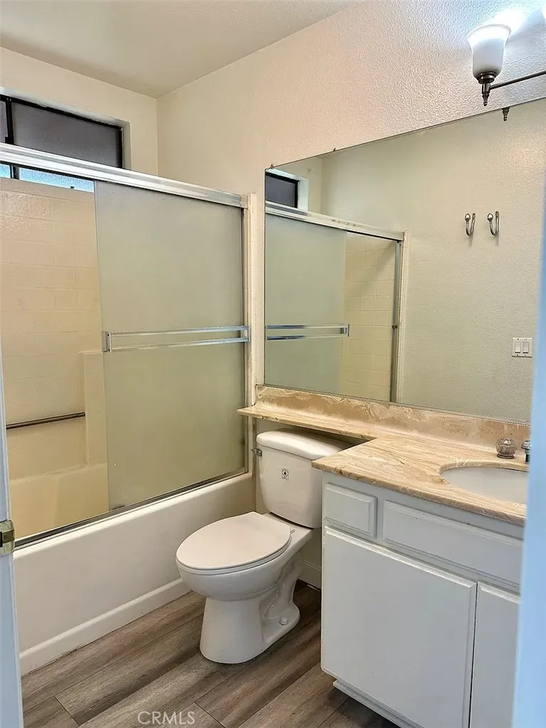10220 De Soto Avenue #6 Chatsworth, CA 91311