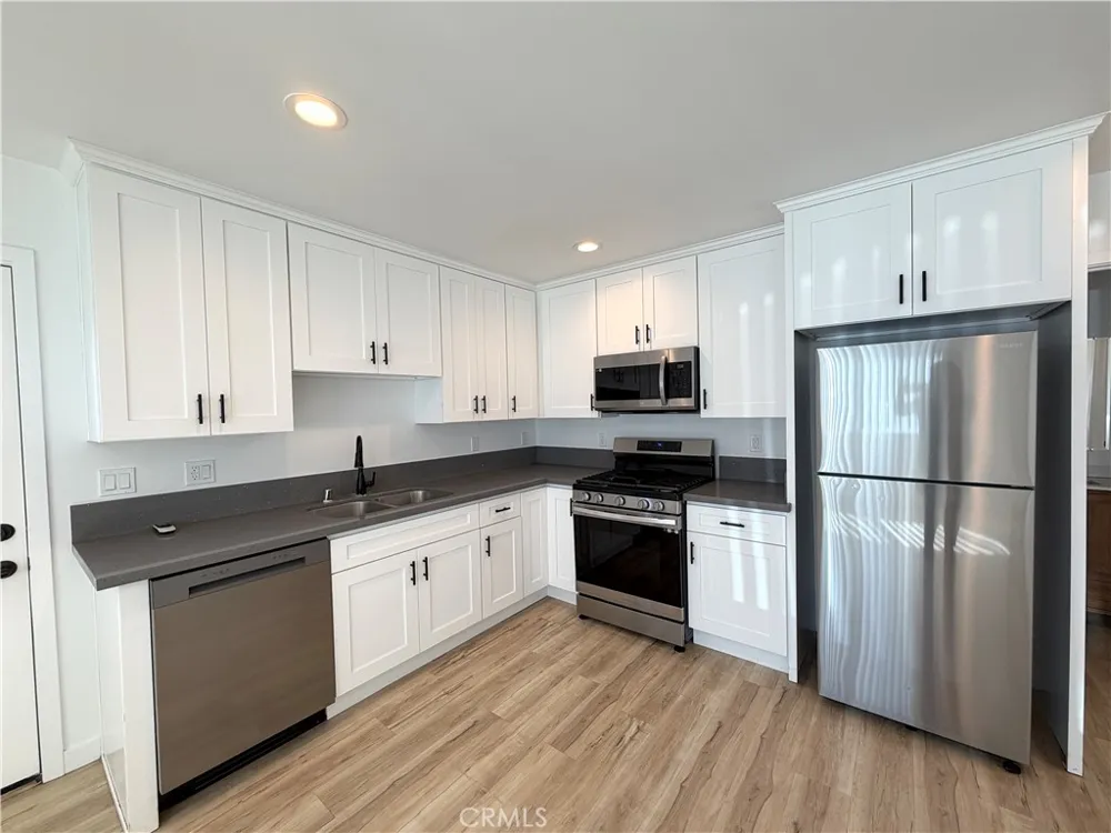 12821 Doty Avenue #C Hawthorne, CA 90250