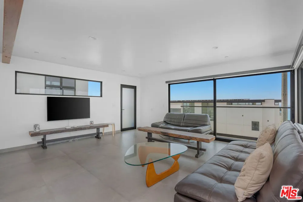 4108 Highland Avenue Manhattan Beach, CA 90266