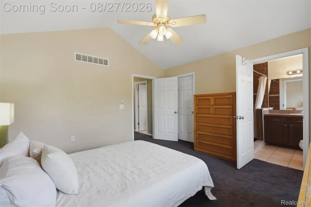 22571 E 13 Mile Road St Clair Shores City, MI 48082