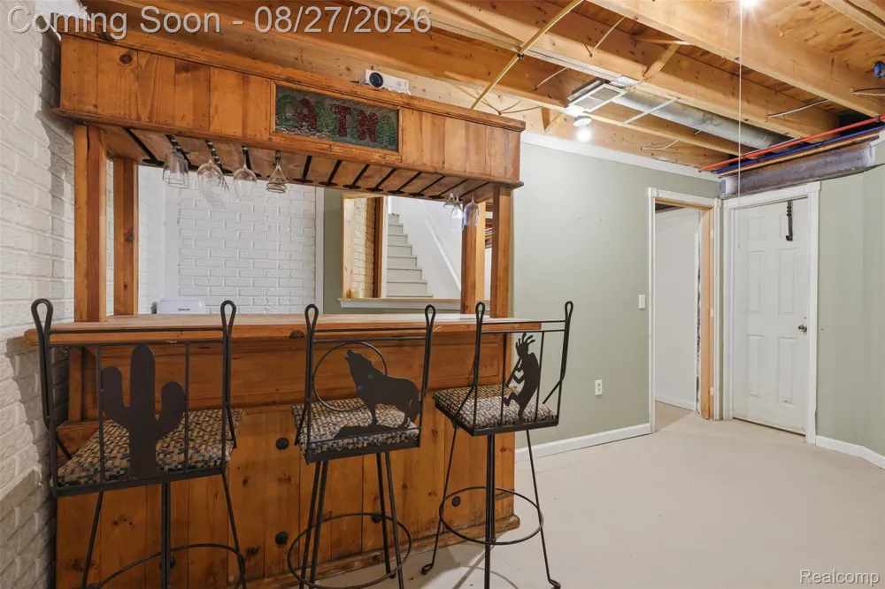 22571 E 13 Mile Road St Clair Shores City, MI 48082