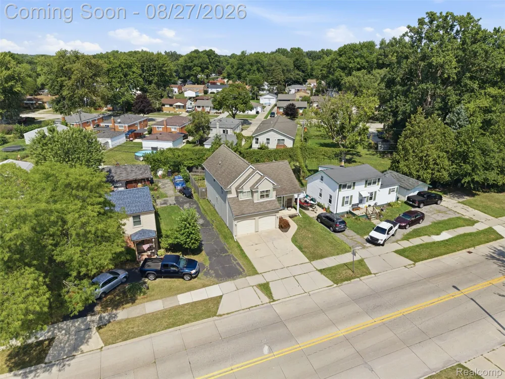 22571 E 13 Mile Road St Clair Shores City, MI 48082