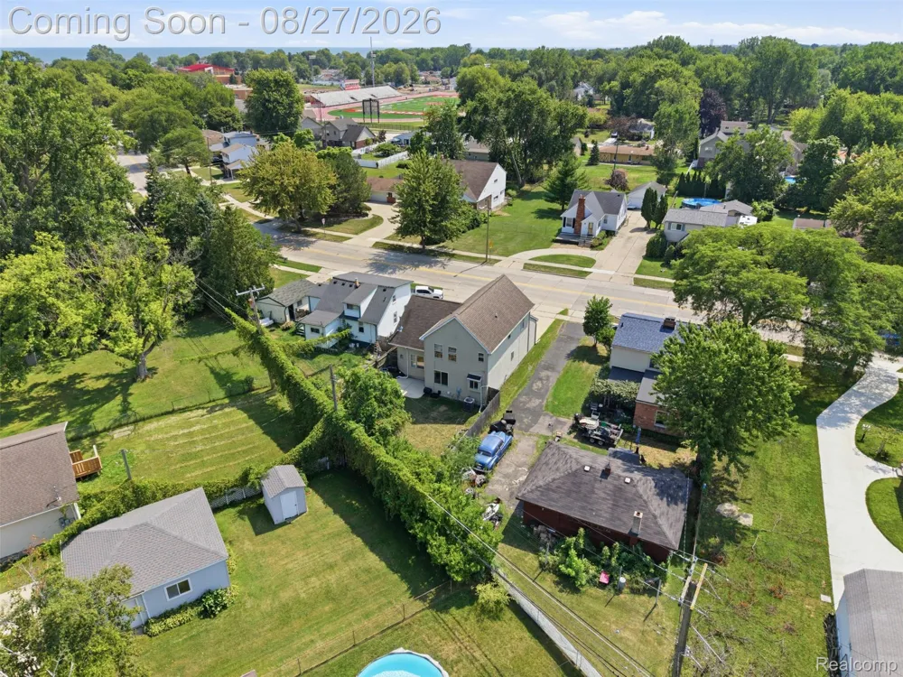 22571 E 13 Mile Road St Clair Shores City, MI 48082