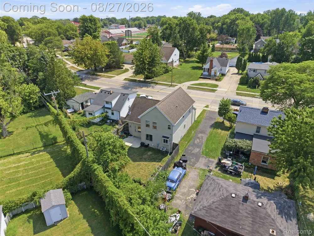 22571 E 13 Mile Road St Clair Shores City, MI 48082