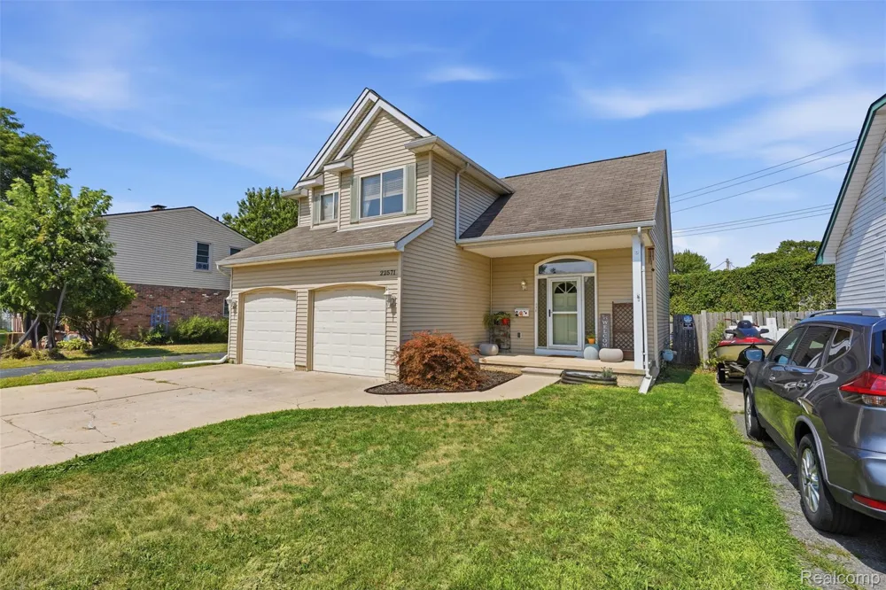 22571 E 13 Mile Road St Clair Shores City, MI 48082
