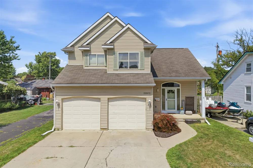 22571 E 13 Mile Road St Clair Shores City, MI 48082