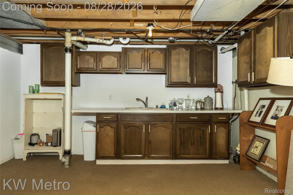 2330 Washington Avenue Royal Oak City, MI 48073