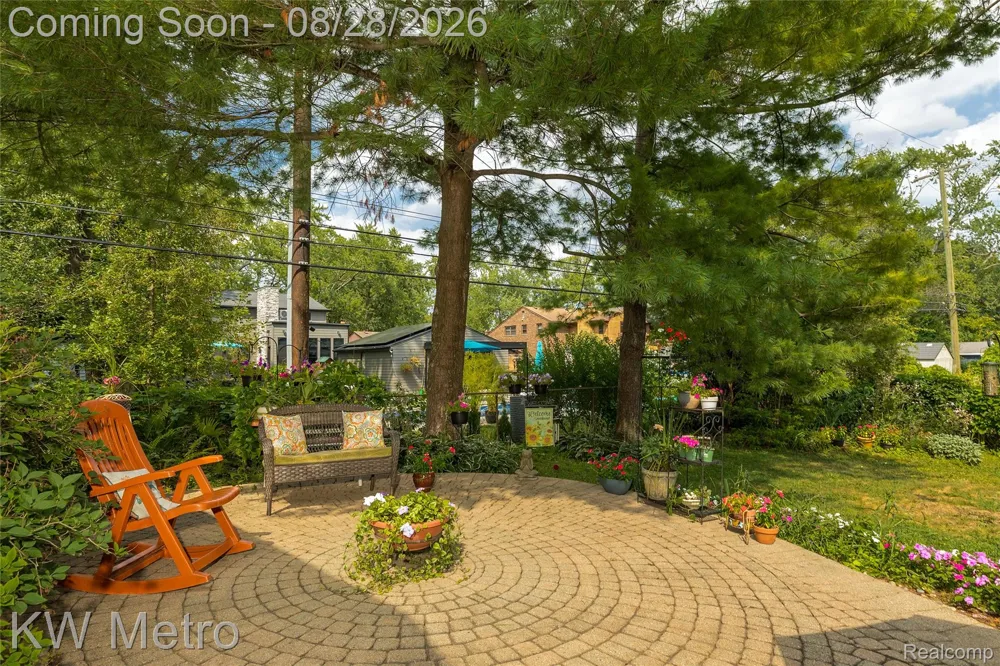 2330 Washington Avenue Royal Oak City, MI 48073