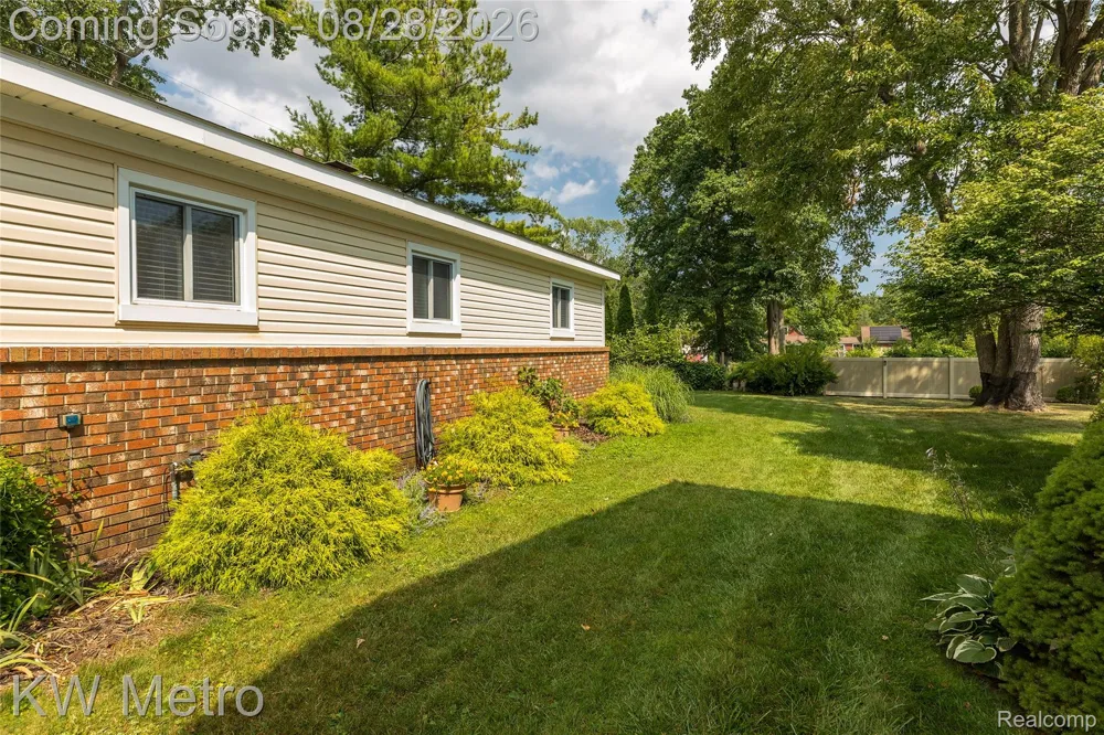 2330 Washington Avenue Royal Oak City, MI 48073