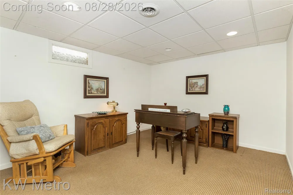 2330 Washington Avenue Royal Oak City, MI 48073