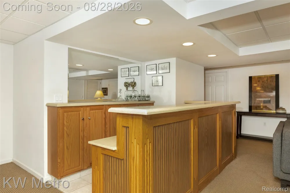 2330 Washington Avenue Royal Oak City, MI 48073