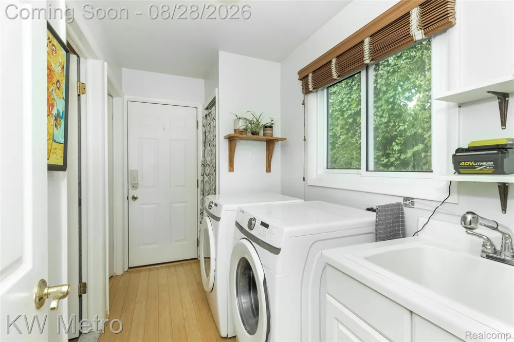 2330 Washington Avenue Royal Oak City, MI 48073