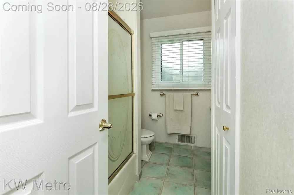 2330 Washington Avenue Royal Oak City, MI 48073