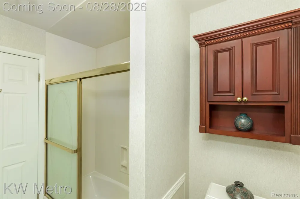 2330 Washington Avenue Royal Oak City, MI 48073