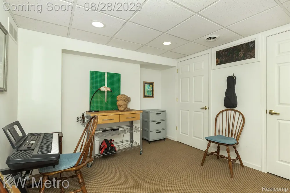2330 Washington Avenue Royal Oak City, MI 48073