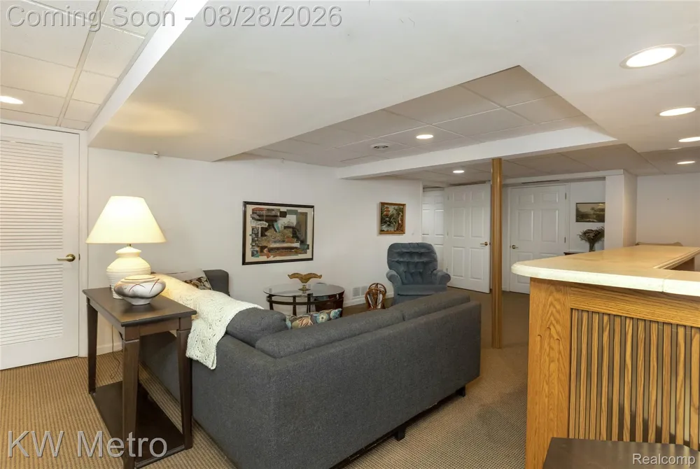 2330 Washington Avenue Royal Oak City, MI 48073