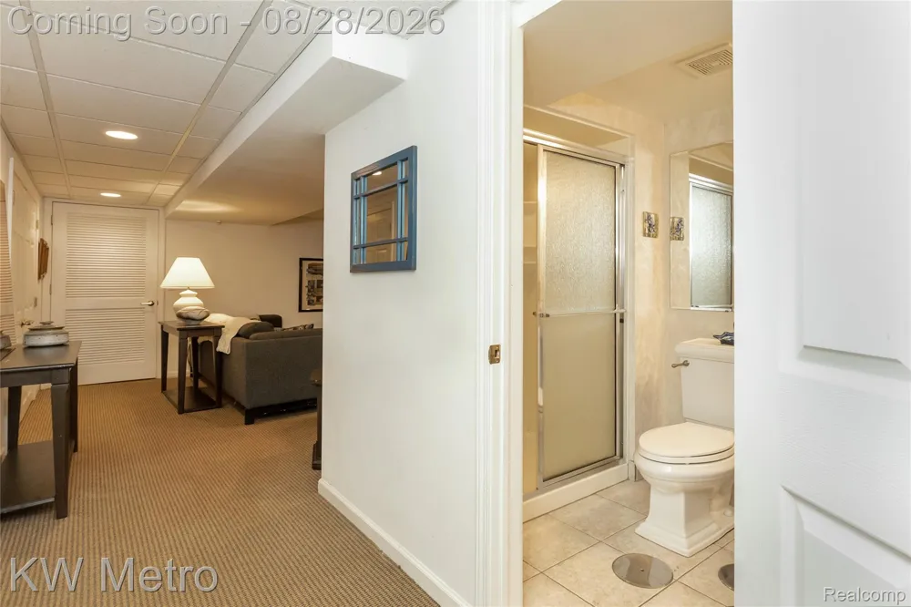 2330 Washington Avenue Royal Oak City, MI 48073