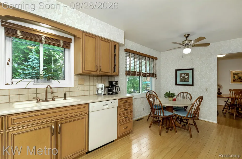 2330 Washington Avenue Royal Oak City, MI 48073
