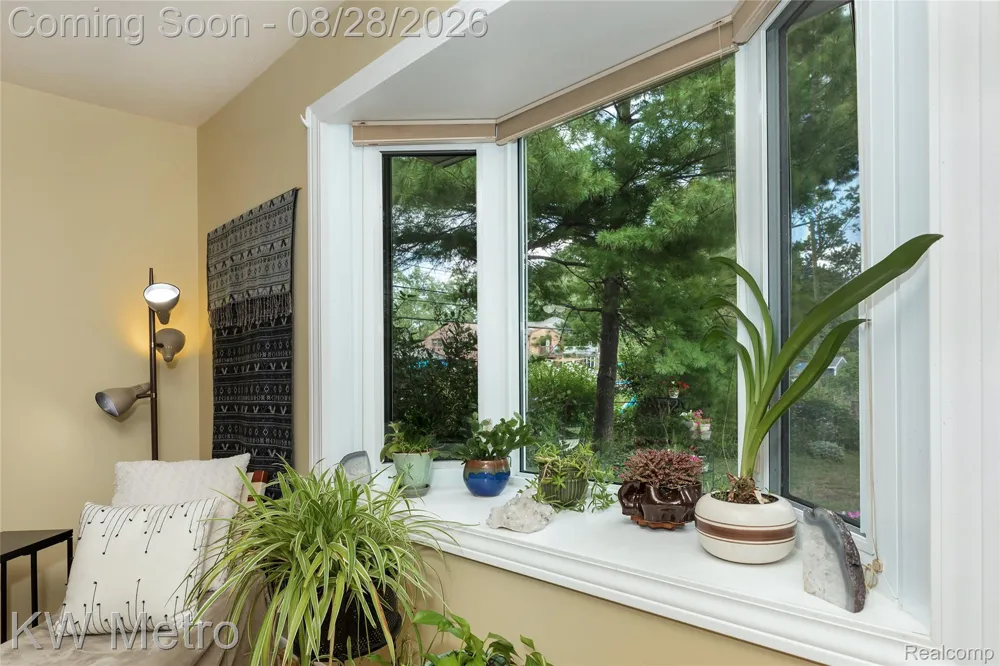 2330 Washington Avenue Royal Oak City, MI 48073