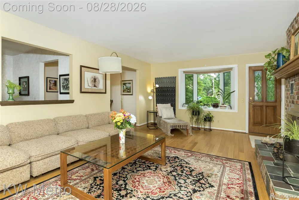 2330 Washington Avenue Royal Oak City, MI 48073