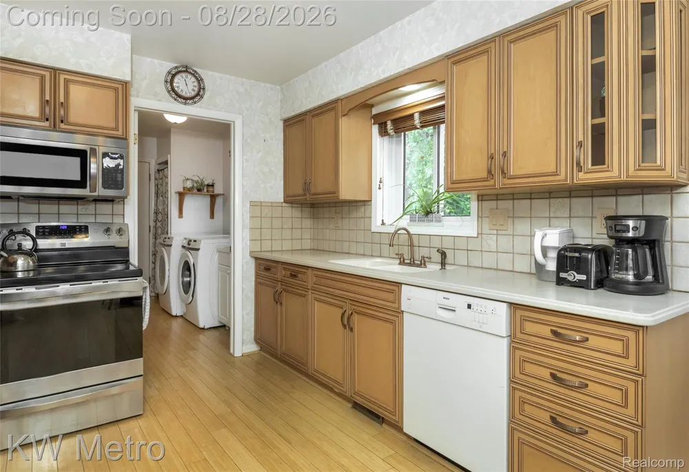 2330 Washington Avenue Royal Oak City, MI 48073