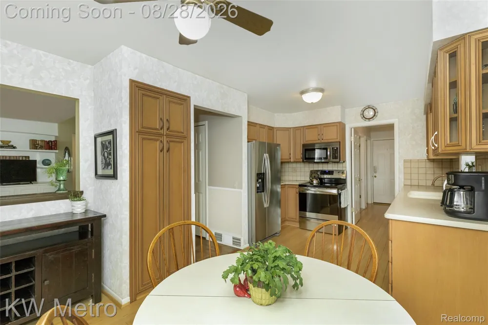 2330 Washington Avenue Royal Oak City, MI 48073