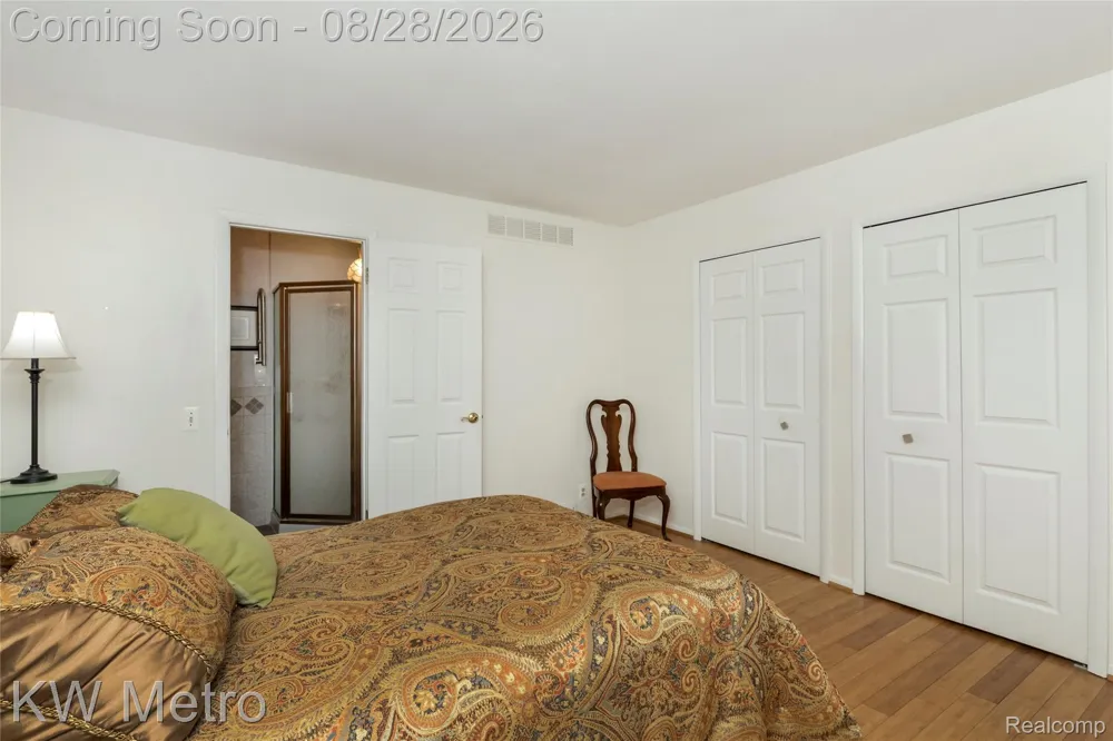 2330 Washington Avenue Royal Oak City, MI 48073
