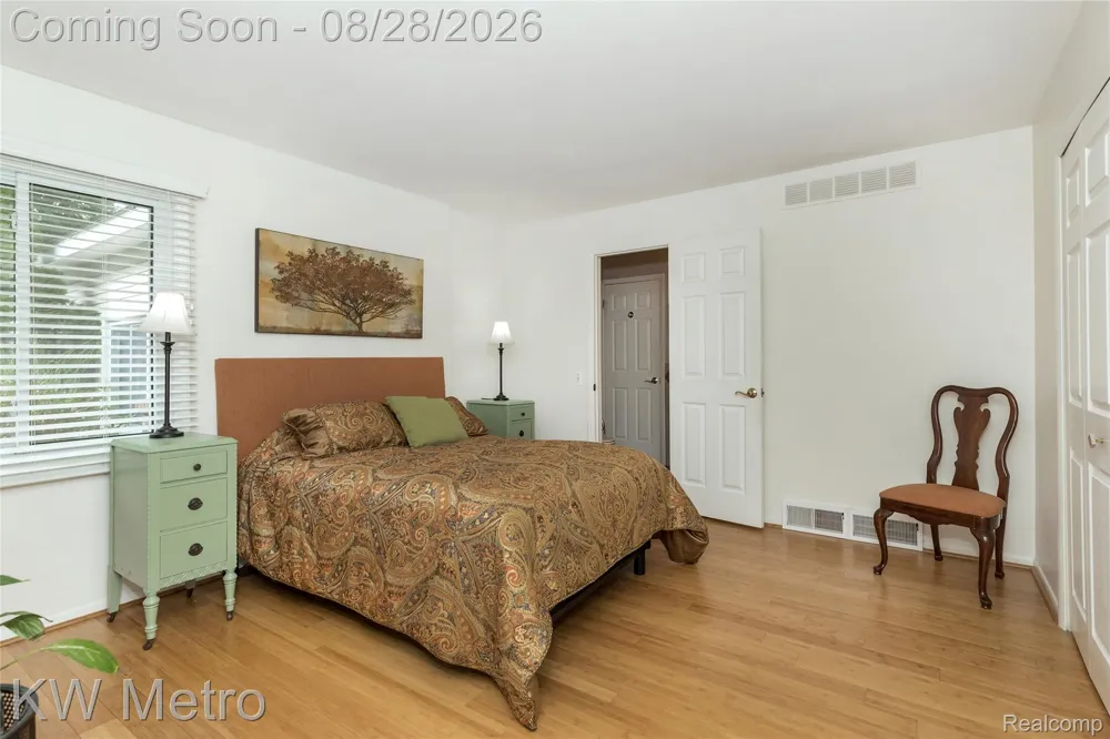 2330 Washington Avenue Royal Oak City, MI 48073