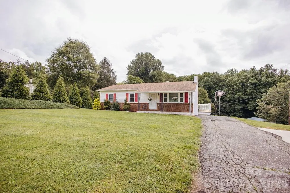 1559 Zion Hill Road Marion, NC 28752