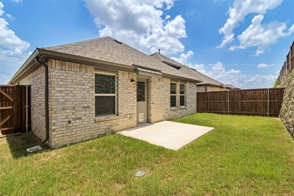 1801 Hazer Lane Mesquite, TX 75149