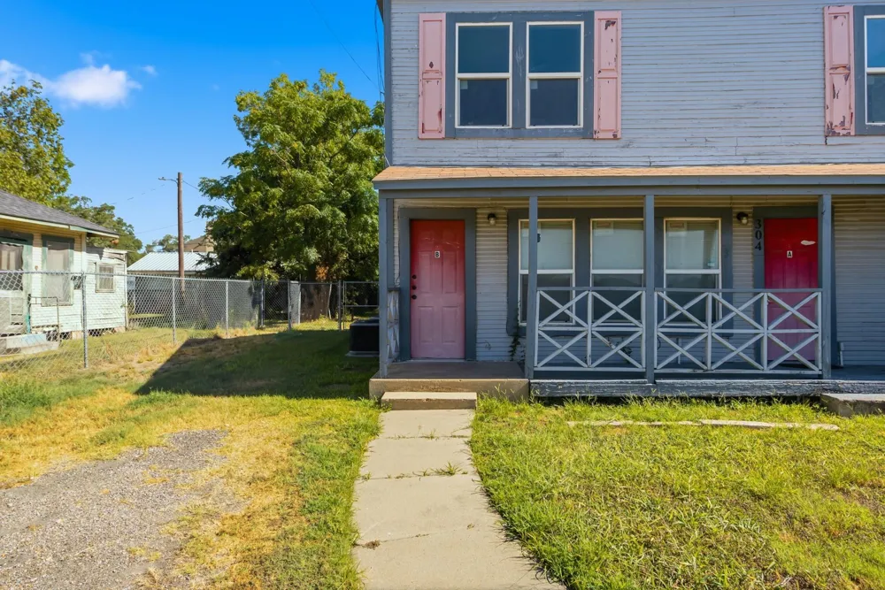 304 E 22nd Street #B Bryan, TX 77803