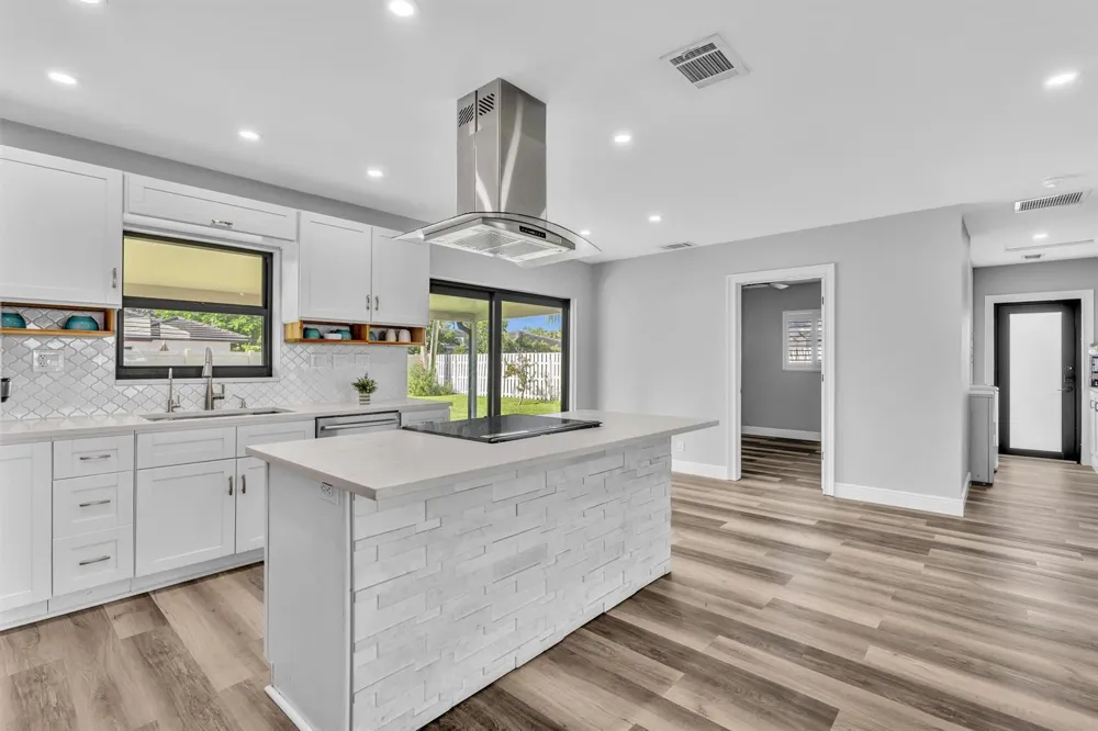2056 PARK PLACE Boca Raton, FL 33486