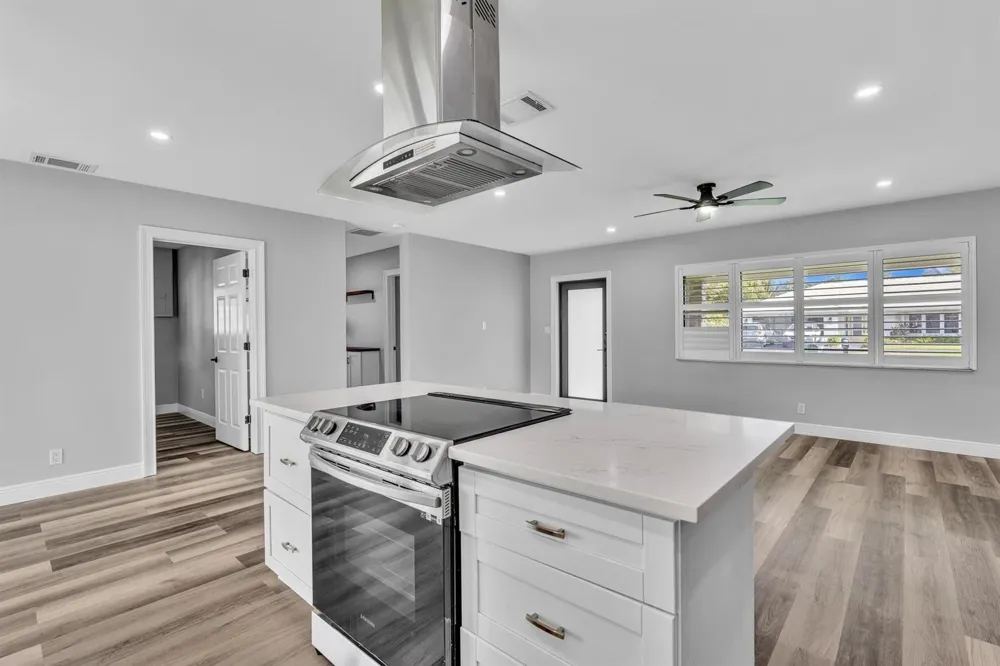 2056 PARK PLACE Boca Raton, FL 33486