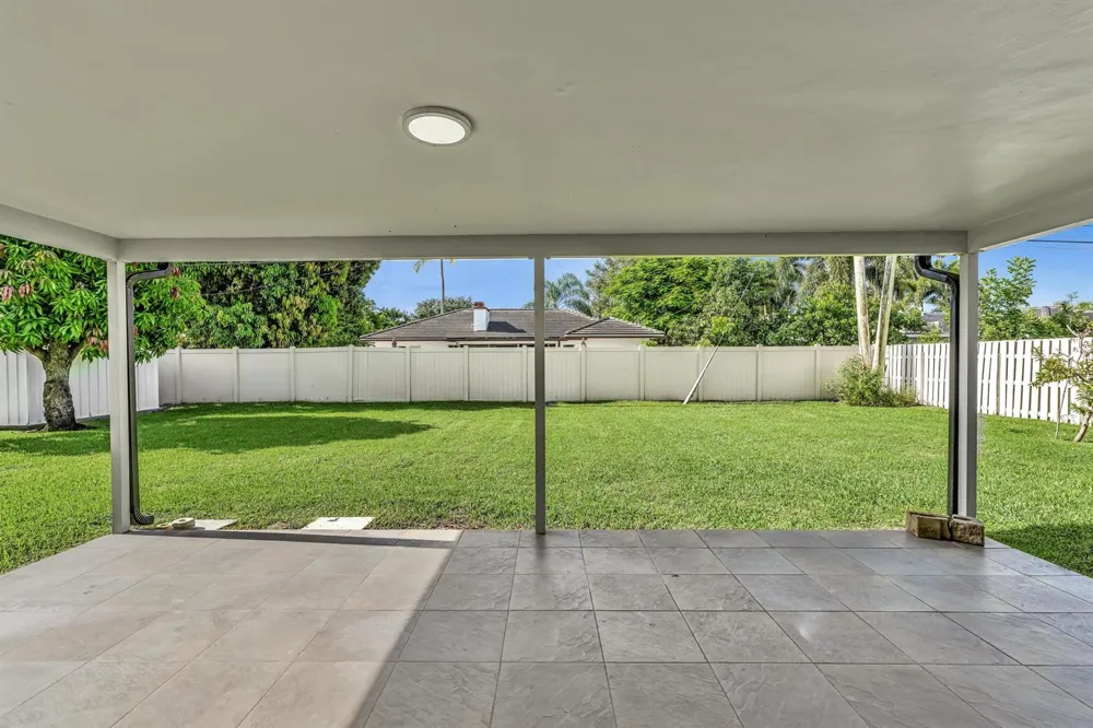 2056 PARK PLACE Boca Raton, FL 33486