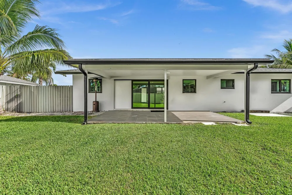 2056 PARK PLACE Boca Raton, FL 33486