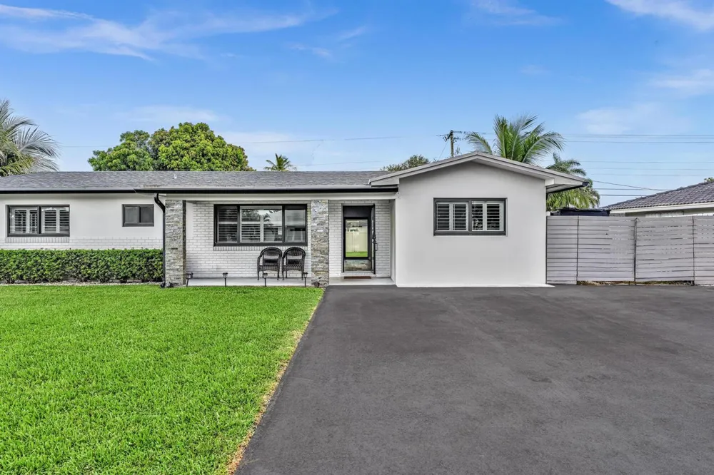 2056 PARK PLACE Boca Raton, FL 33486