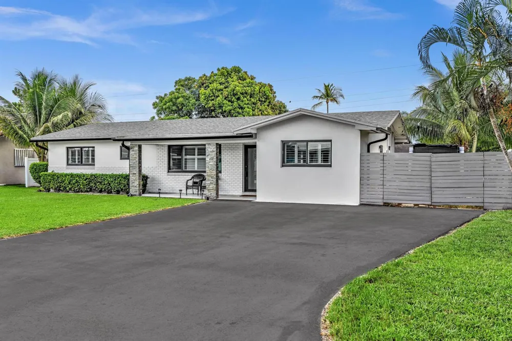 2056 PARK PLACE Boca Raton, FL 33486