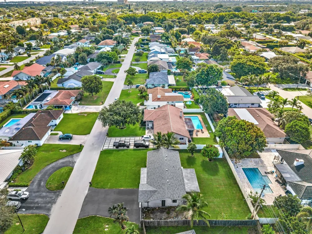 2056 PARK PLACE Boca Raton, FL 33486