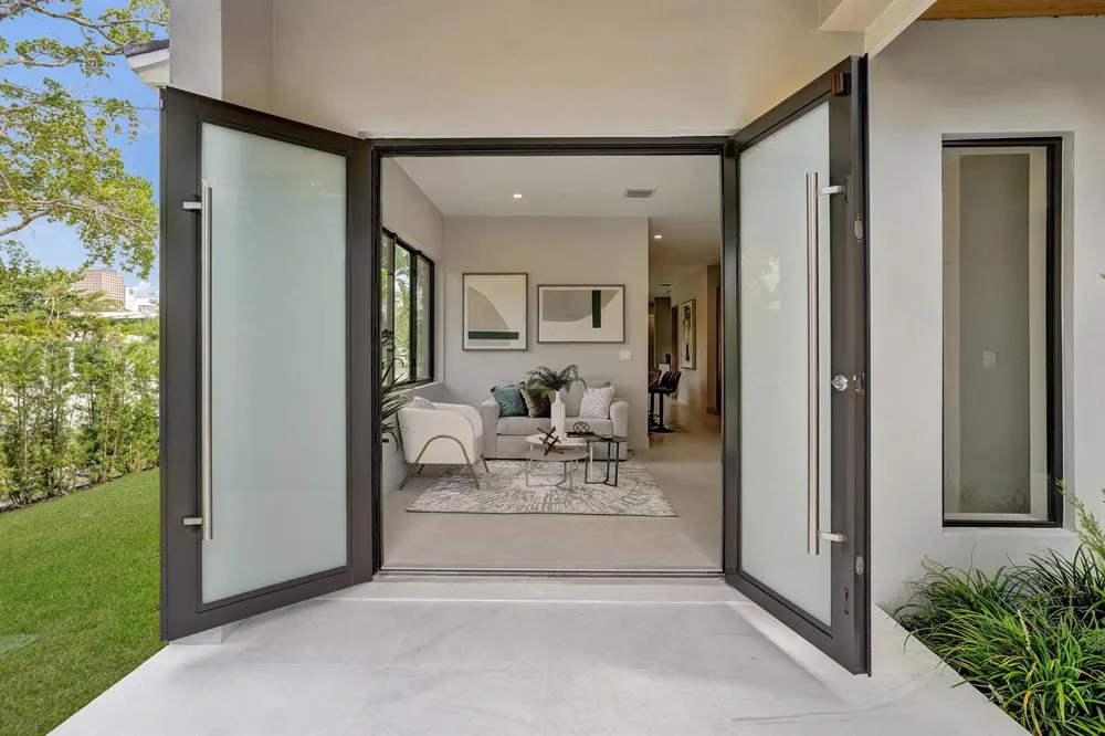 1140 SE 6TH TERRACE Fort Lauderdale, FL 33316