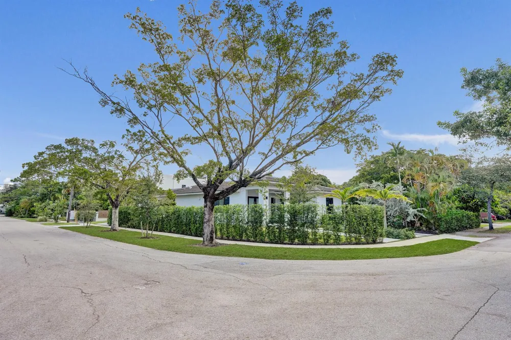 1140 SE 6TH TERRACE Fort Lauderdale, FL 33316