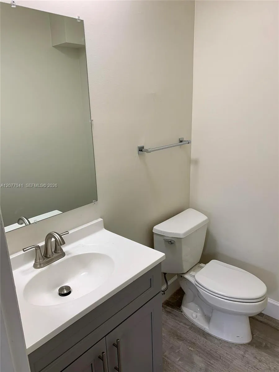2051 NW 81st Ave #528 Pembroke Pines, FL 33024