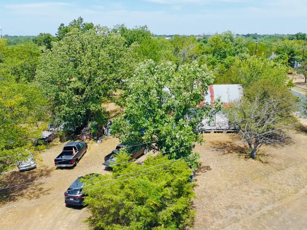506 S Avenue C Elgin, TX 78621