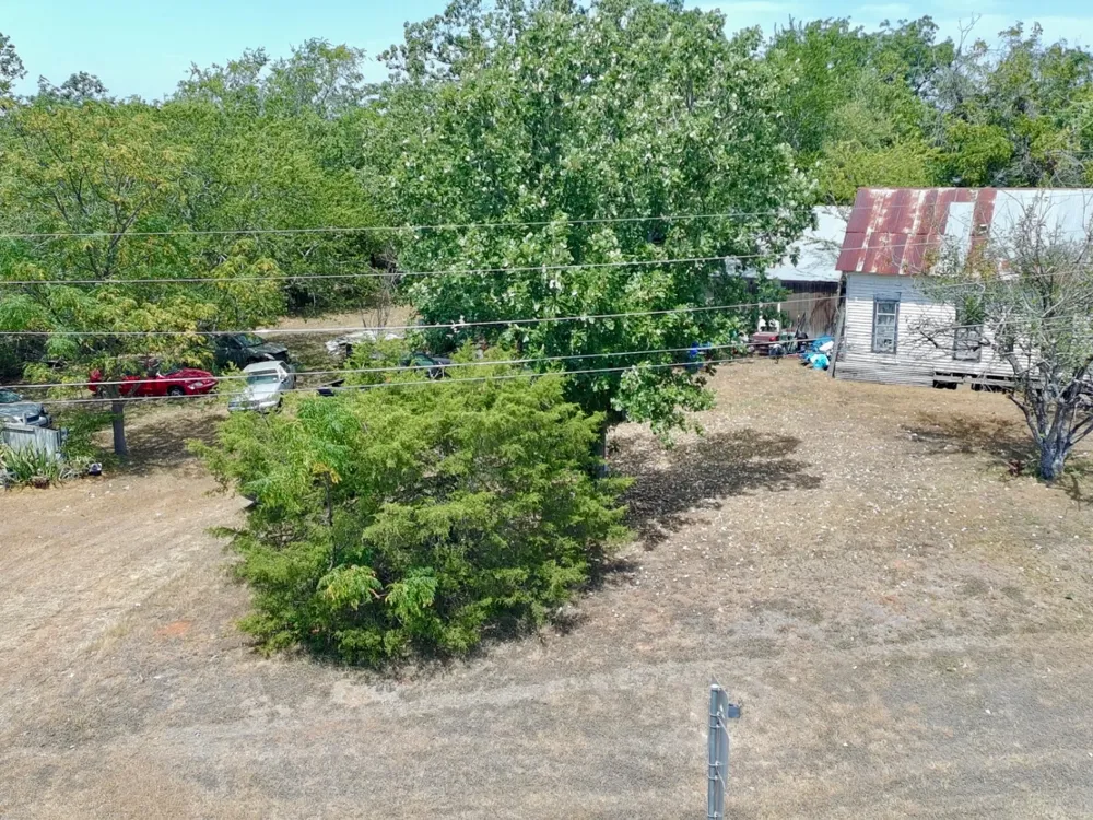 506 S Avenue C Elgin, TX 78621