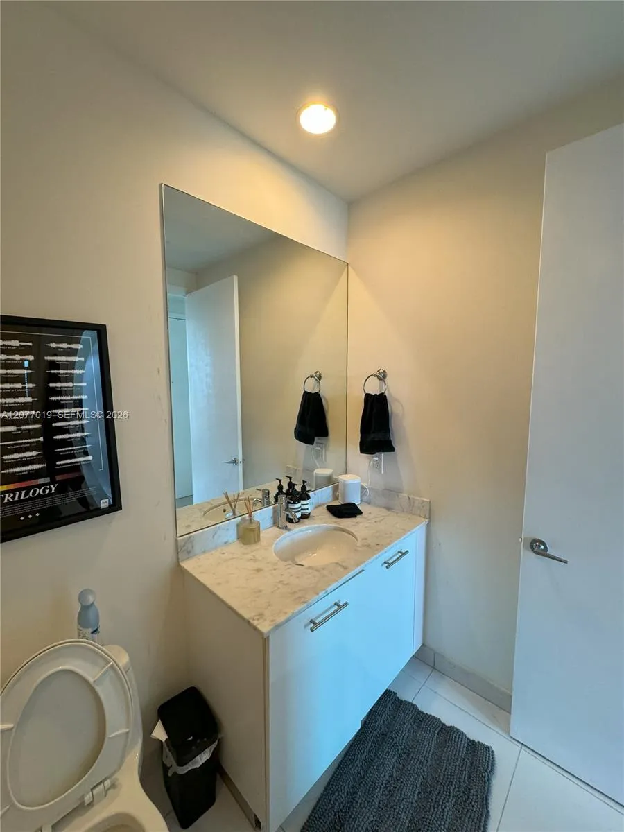 55 SE 6th St #4106 Miami, FL 33131