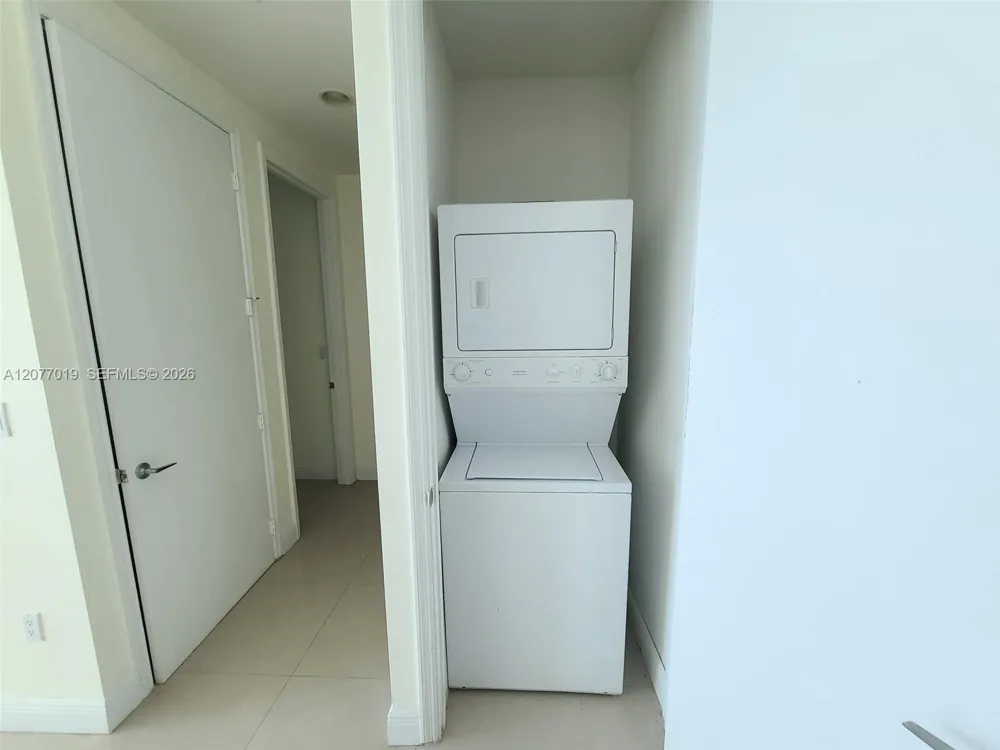 55 SE 6th St #4106 Miami, FL 33131